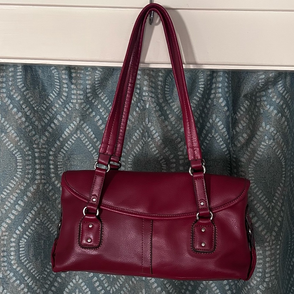 Relic Red Leather Shoulder Bag with silver rivet detail, 2straps,magnetic close. - Picture 3 of 9